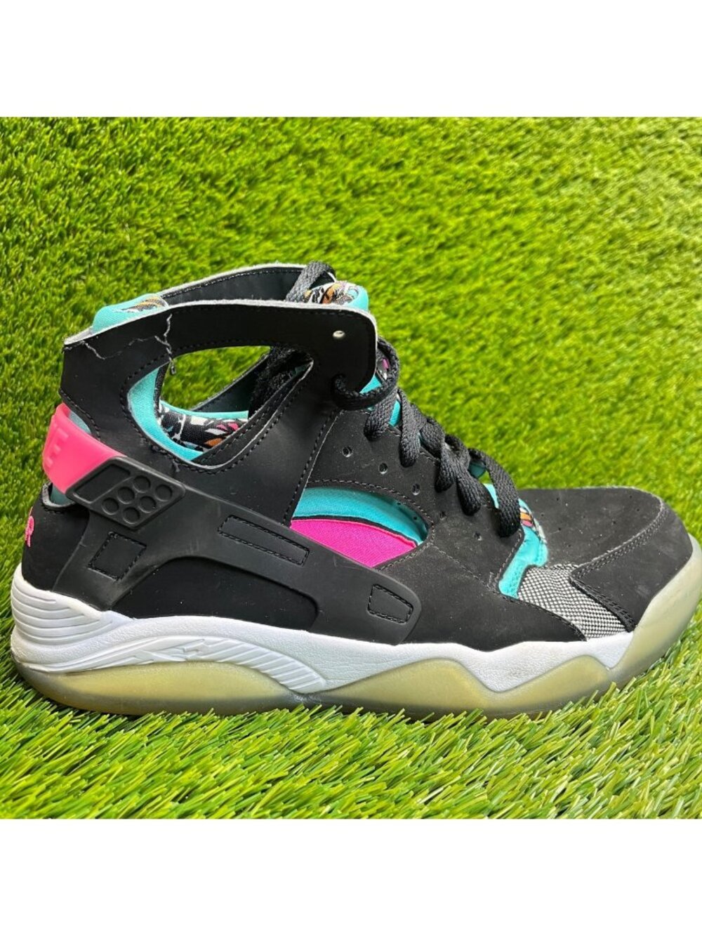 Nike Air Flight Huarache South Beach Mens Size 9.5 Black Running Shoes Sneakers